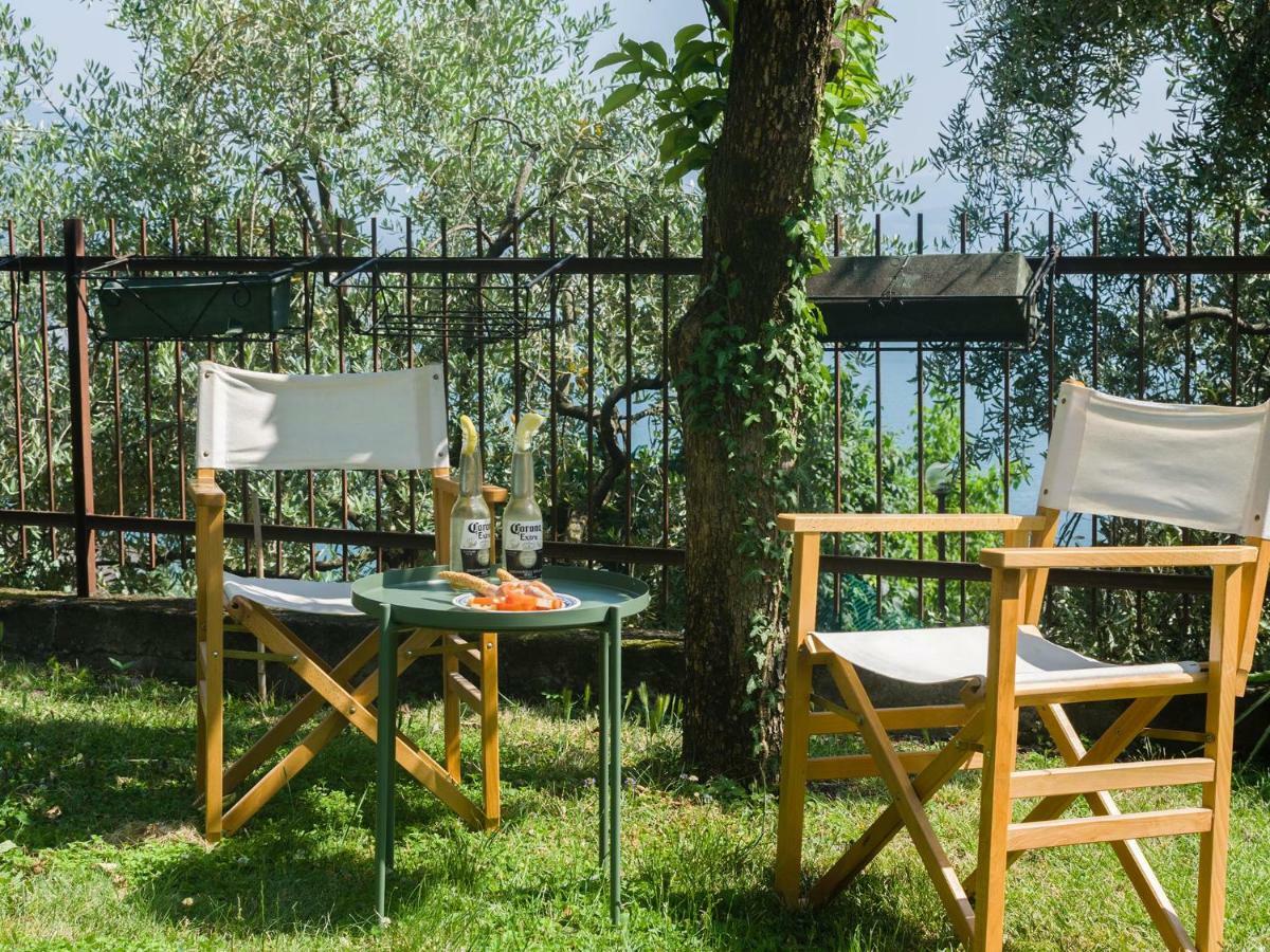 Discesa A Lago With Terrace And Garden On Lake Iseo Рива ди Солто Екстериор снимка