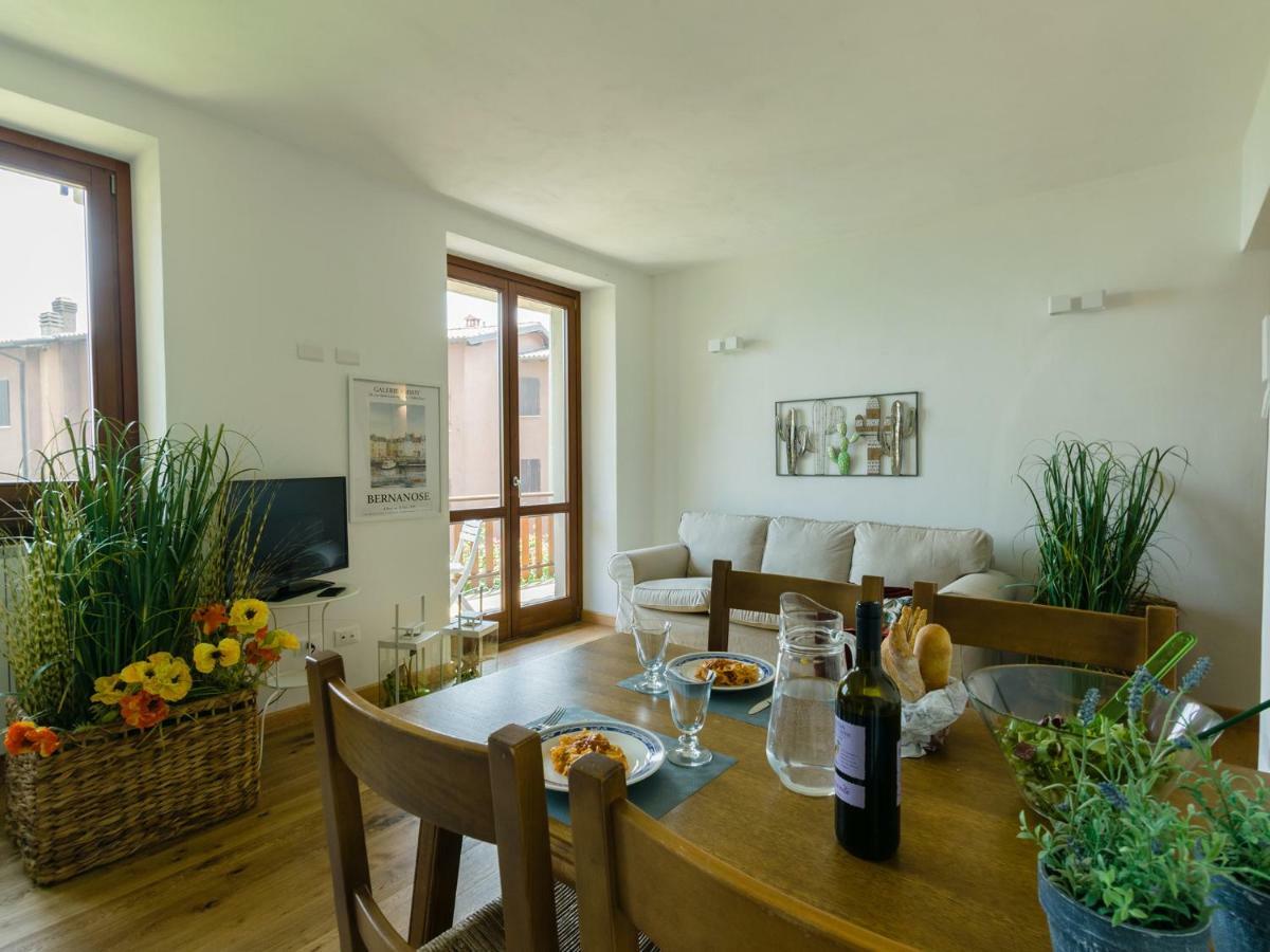 Discesa A Lago With Terrace And Garden On Lake Iseo Рива ди Солто Екстериор снимка